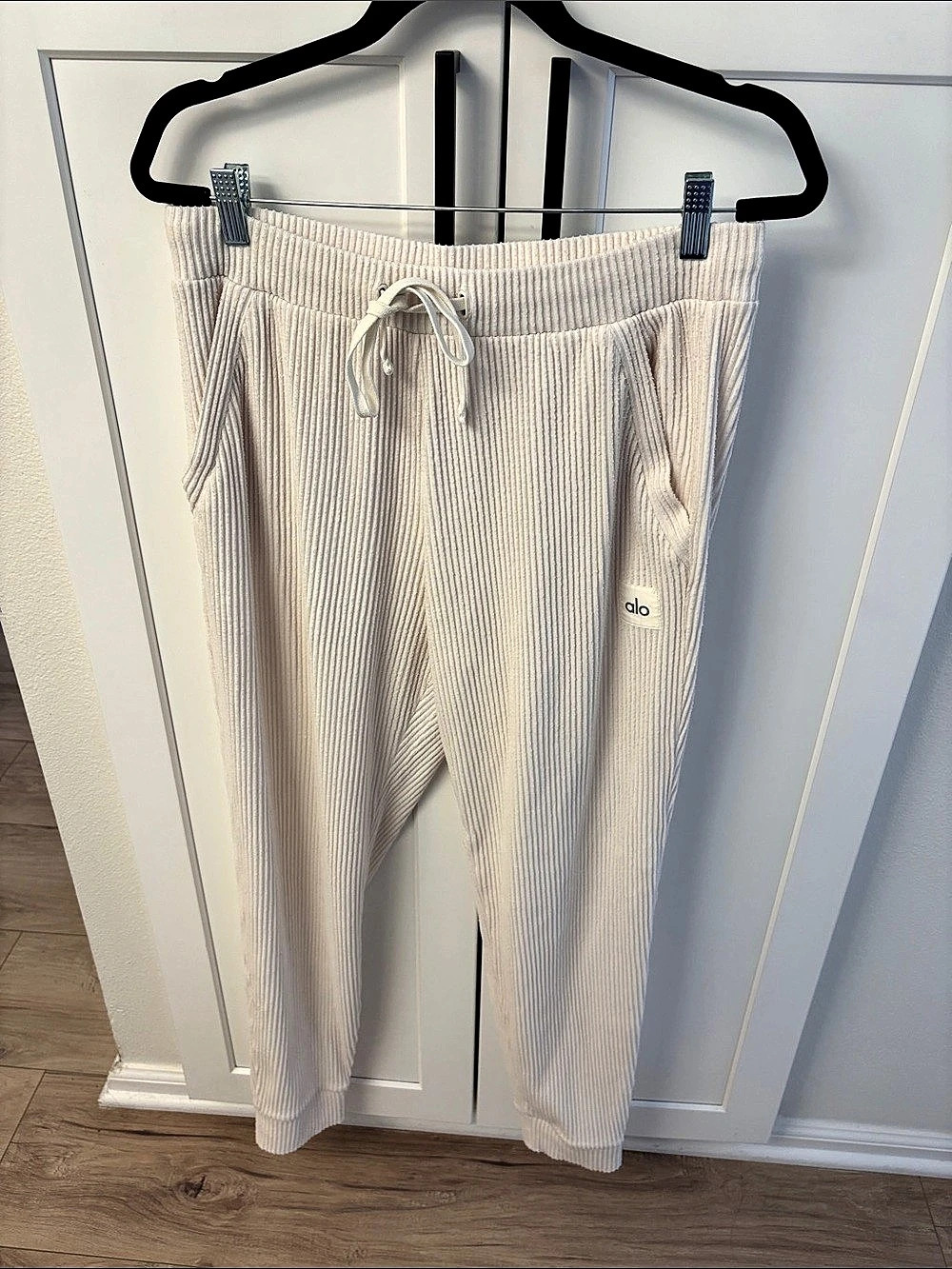 Alo Yoga Muse Sweatpant Ribbed Striped Joggers Cream
